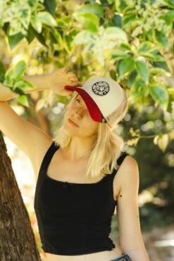 Born To Be Free Brown / Grey / Red 33 Born To Be Free Brown / Grey / Red -The Indian Face Tienda 03 013 07 2