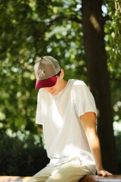 Born To Be Free Grey / Red 19 Born To Be Free Grey / Red -The Indian Face Tienda 03 013 13 1