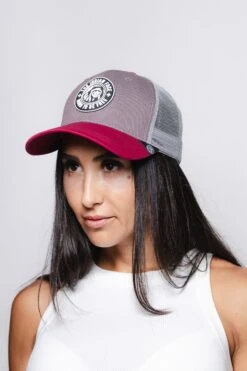 Born To Be Free Grey / Red 23 Born To Be Free Grey / Red -The Indian Face Tienda 03 013 13 13