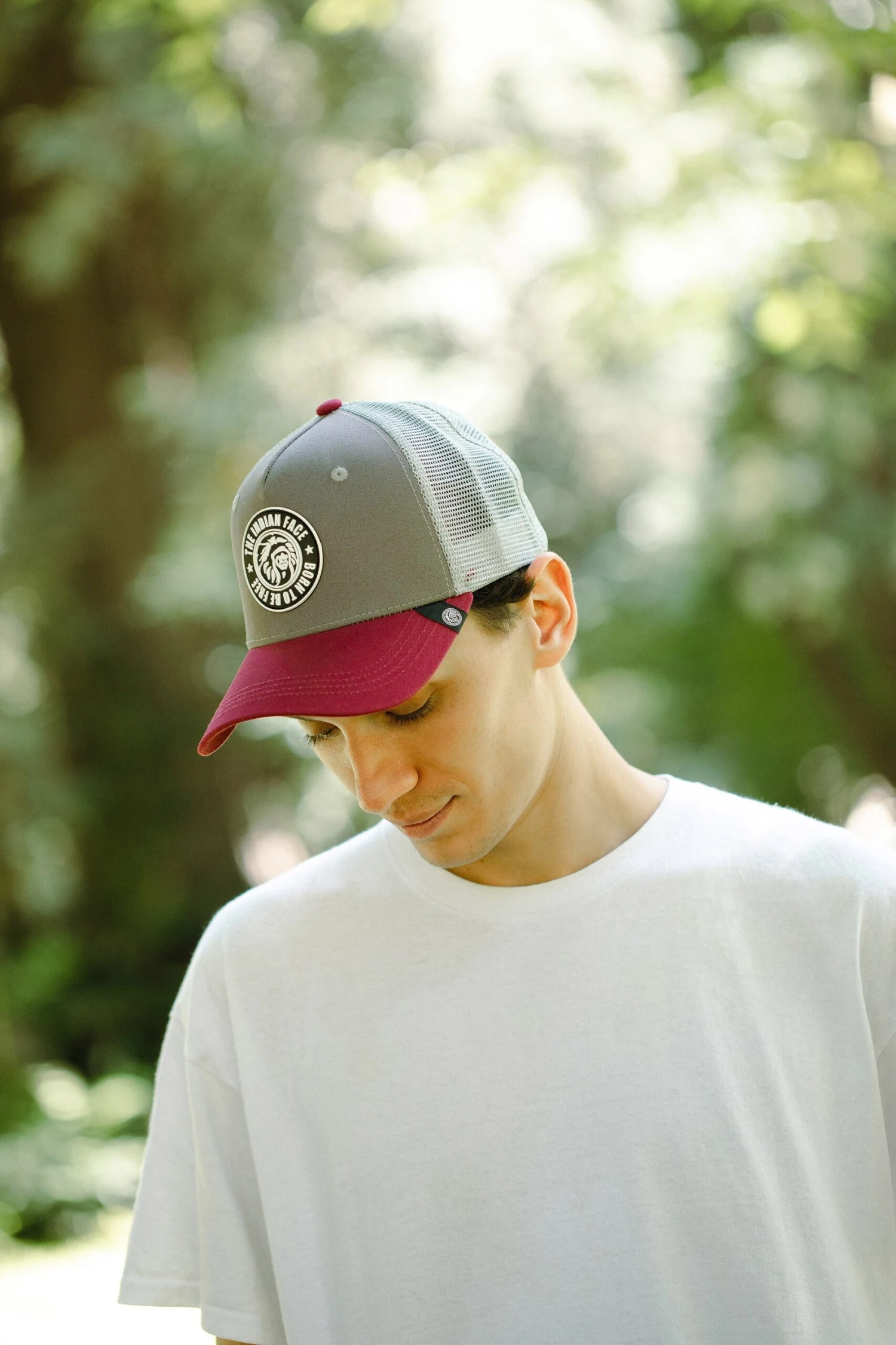 Born To Be Free Grey / Red 4 Born To Be Free Grey / Red - Imagen 2