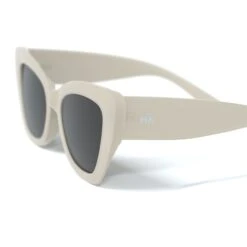 Isla Tortuga White / Black 17 Isla Tortuga White / Black -The Indian Face Tienda HK 012 03 03