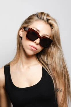 Bora Bora Red / Black 26 Bora Bora Red / Black -The Indian Face Tienda HK 017 03 5