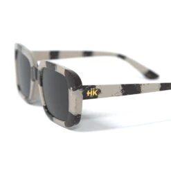 Bali Tortoise / Black 17 Bali Tortoise / Black -The Indian Face Tienda HK 024 02 03