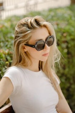 Mykonos Blue / Black 23 Mykonos Blue / Black -The Indian Face Tienda HK 030 02 2