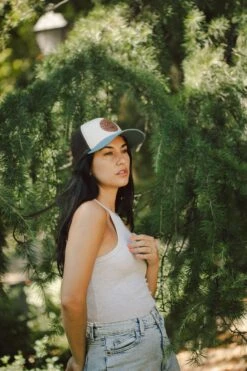 Born To Be Free Beige / Blue 21 Born To Be Free Beige / Blue -The Indian Face Tienda IF A05 23M01C10 2