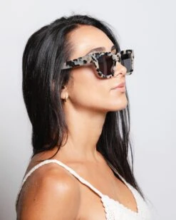 Lake Brown Tortoise / Black -The Indian Face Tienda UL S19 02 06