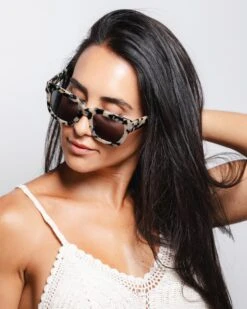 Lake Brown Tortoise / Black -The Indian Face Tienda UL S19 02 07